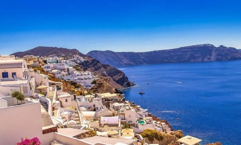 Πού θα κάνουν φέτος Πάσχα οι Έλληνες - Αυξημένη κατά 20% η τουριστική κίνηση
